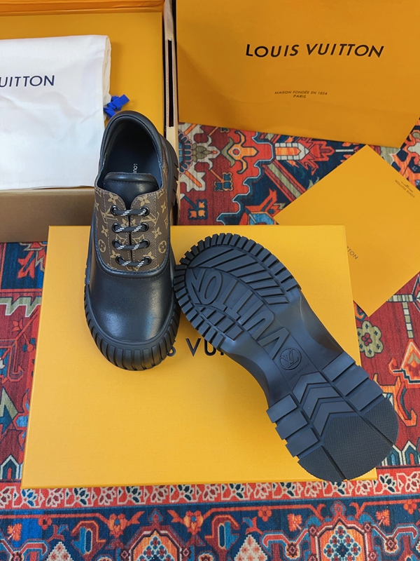 ルイヴィトン靴内部構造